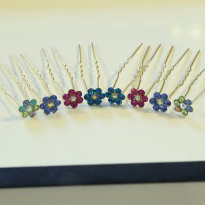 4 PAIRS OF CRYSTAL STUDDED MULTICOLORED HAIRPINS